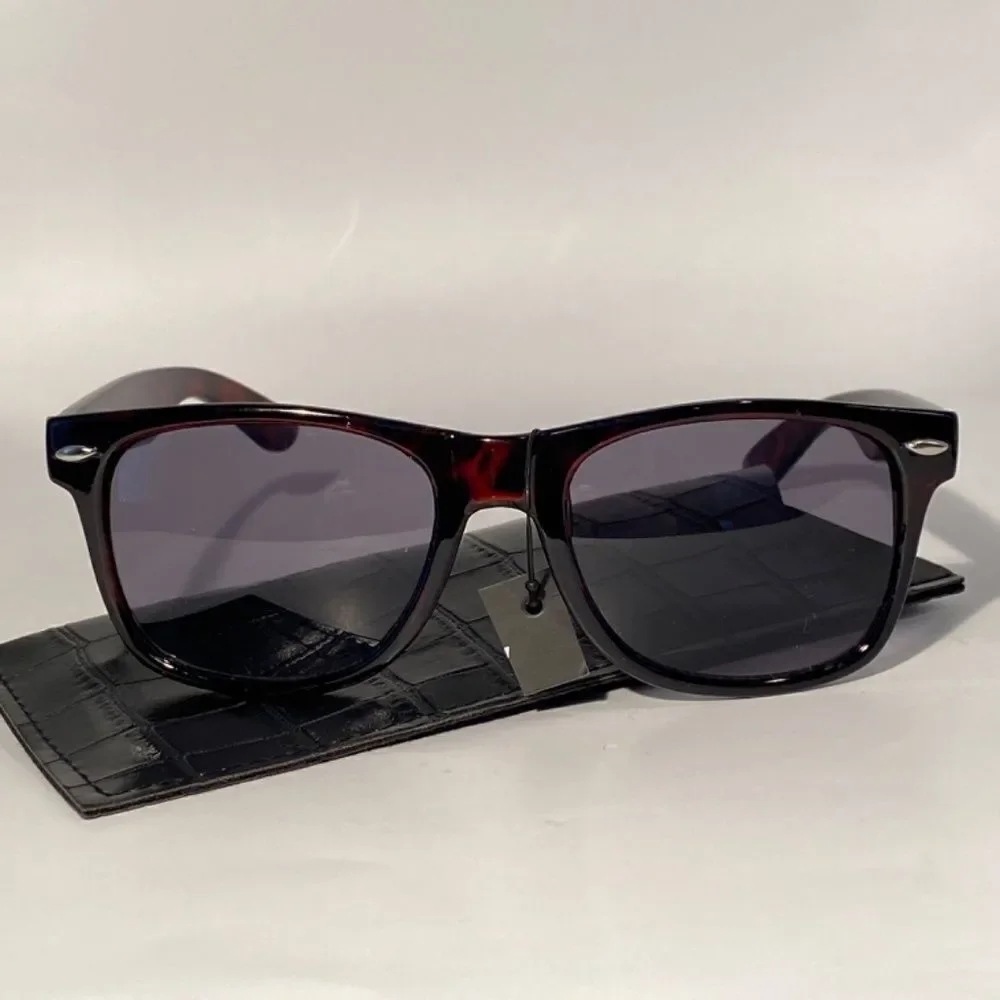 1352 Sunglasses Oversize Black Frames Black Lens NWT - Picture 2 of 9